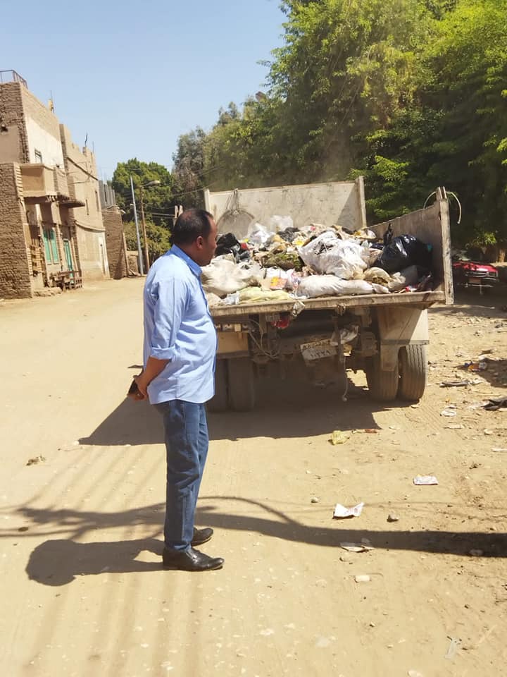 أعمال نظافة مكثفة فى ثاني أيام العيد بالطريق الشرقي والغربي السريع  (2)