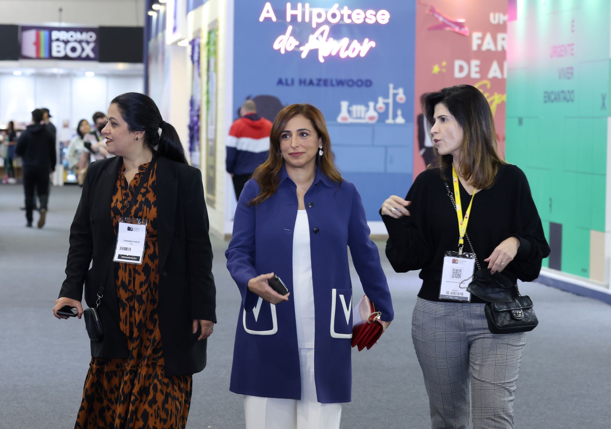 الشيخة بدور القاسمي خلال جولتها في معرض ساو باولو الدولي للكتاب
