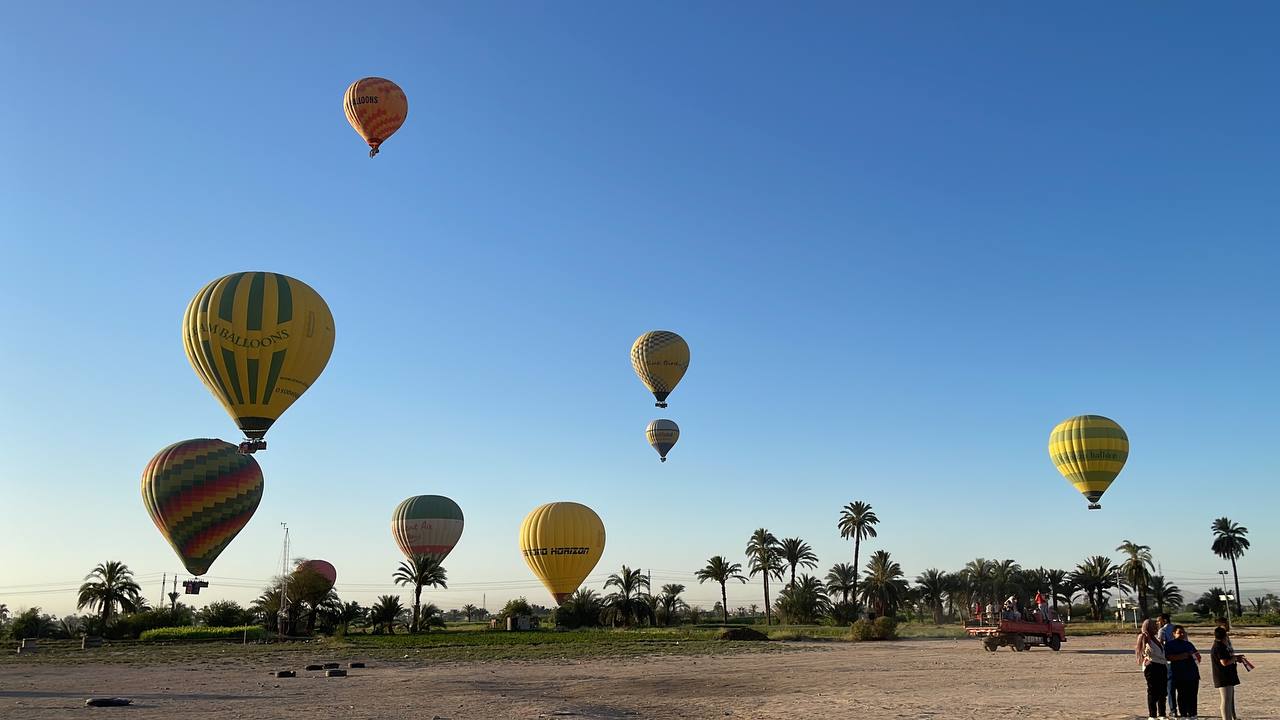 رحلات البالون الطائر تغرد بالمصريين والأفواج السياحية فى أيام العيد الأضحى (2)