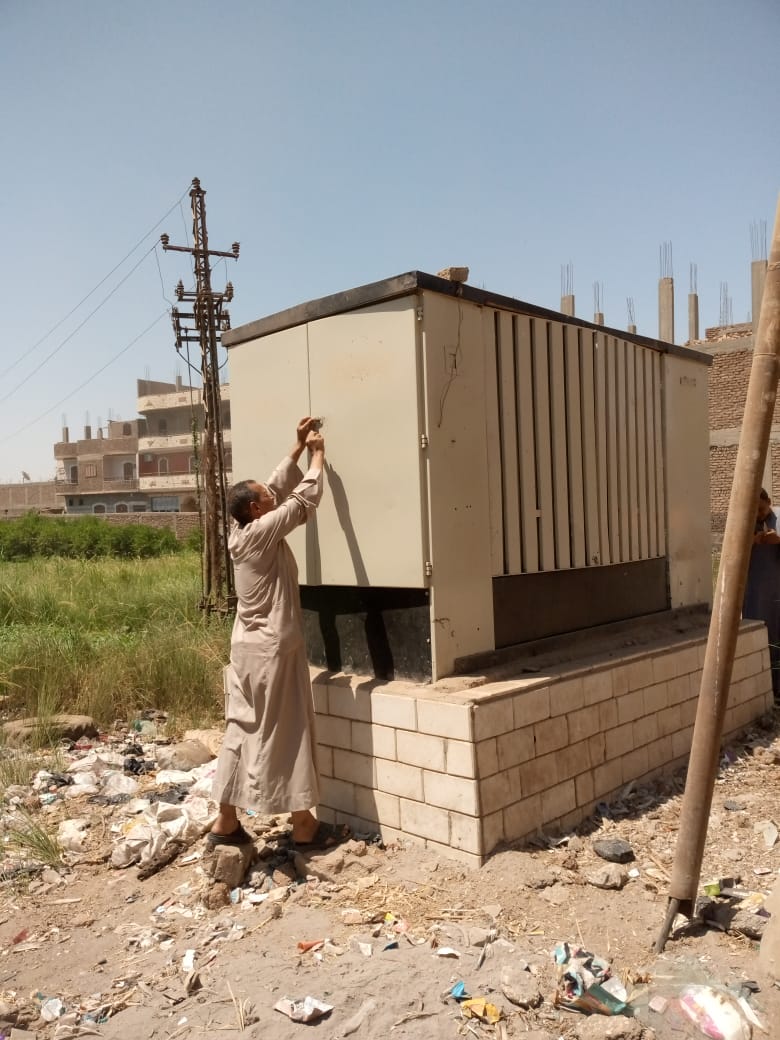 رفع 20 طن قمامة ومخلفات وإصلاح عطل محول بقرى مدينة الزينية  (4)