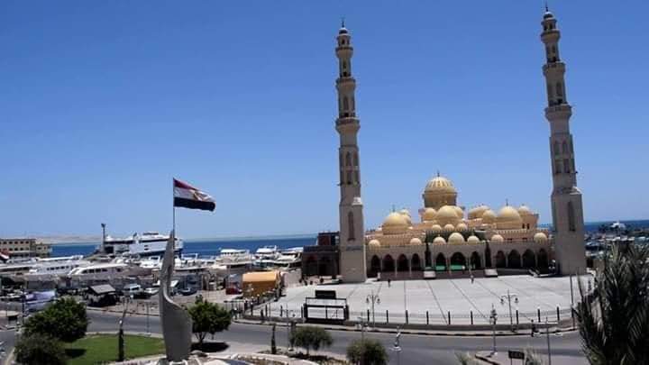 مسجد الميناء الكبير  بمدينة الغردقة