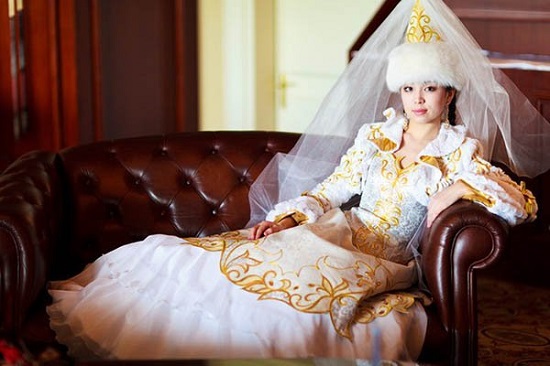 فستان زفاف من كازاخستان
