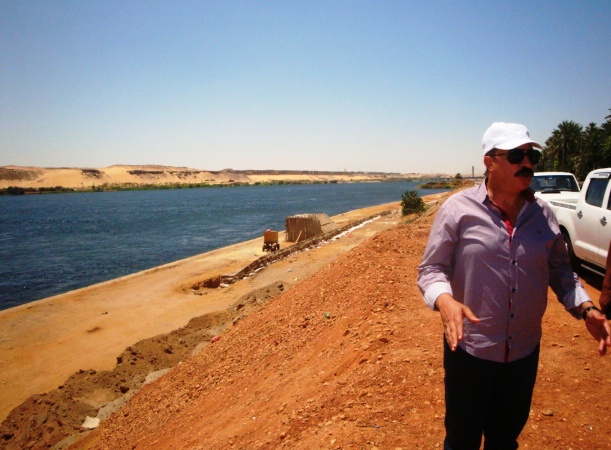 المحافظ يتفقد مشروع ممشى مصر بكورنيش النيل (3)