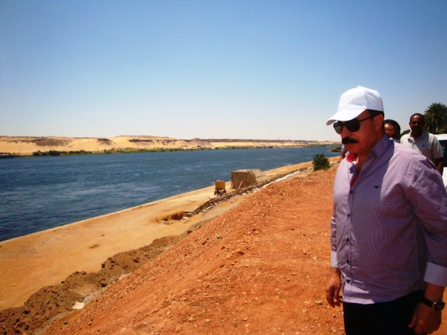 المحافظ يتفقد مشروع ممشى مصر بكورنيش النيل (2)