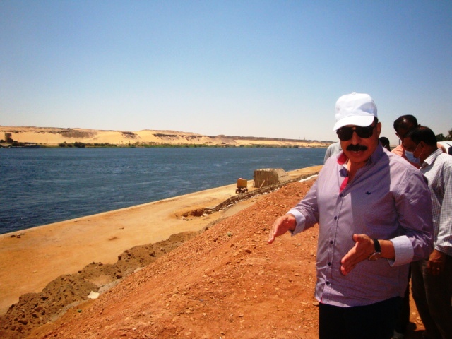 المحافظ يتفقد مشروع ممشى مصر بكورنيش النيل (1)