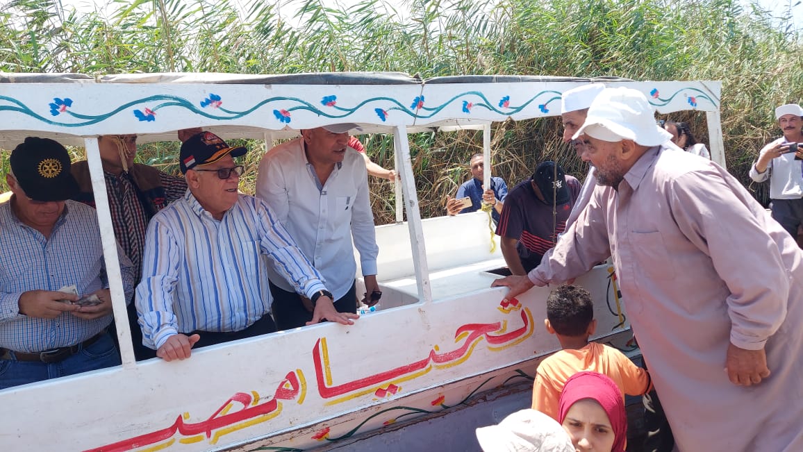 محافظ بورسعيد يتفقد بحيرة المنزلة لمتابعة أعمال التطوير