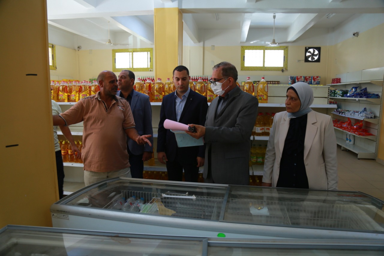 محافظ كفر الشيخ يتفقد منافذ بيع السلع الغذائية  (9)