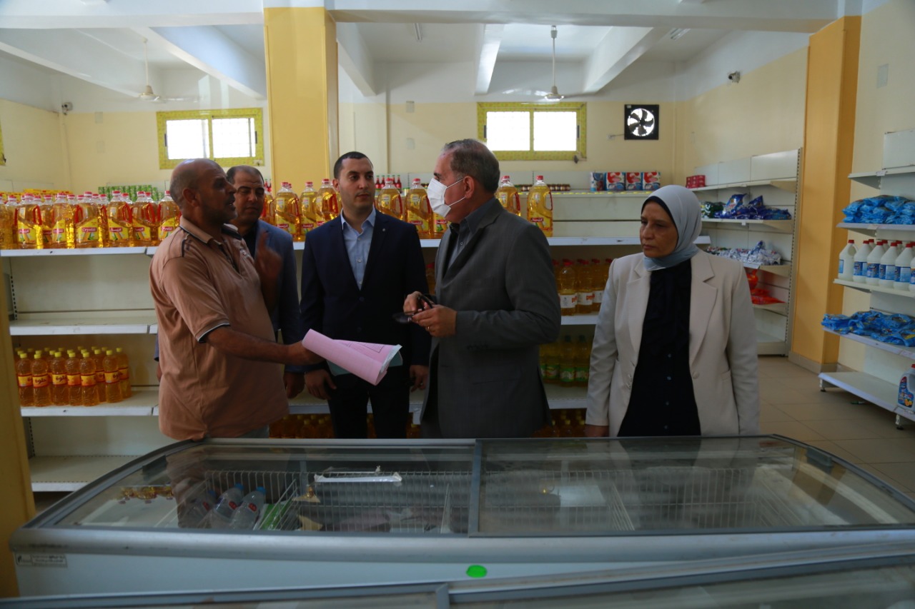 محافظ كفر الشيخ يتفقد منافذ بيع السلع الغذائية  (2)