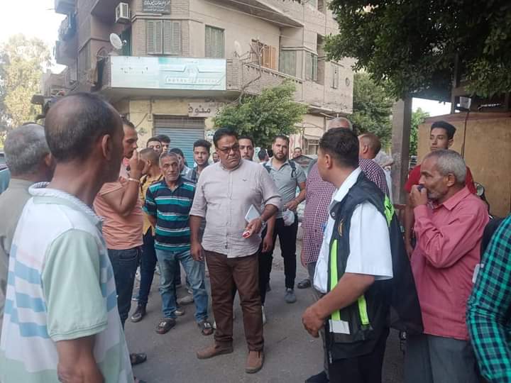رئيس مدينة منوف يواصل متابعته الميدانية لمواقف السيارات (4)