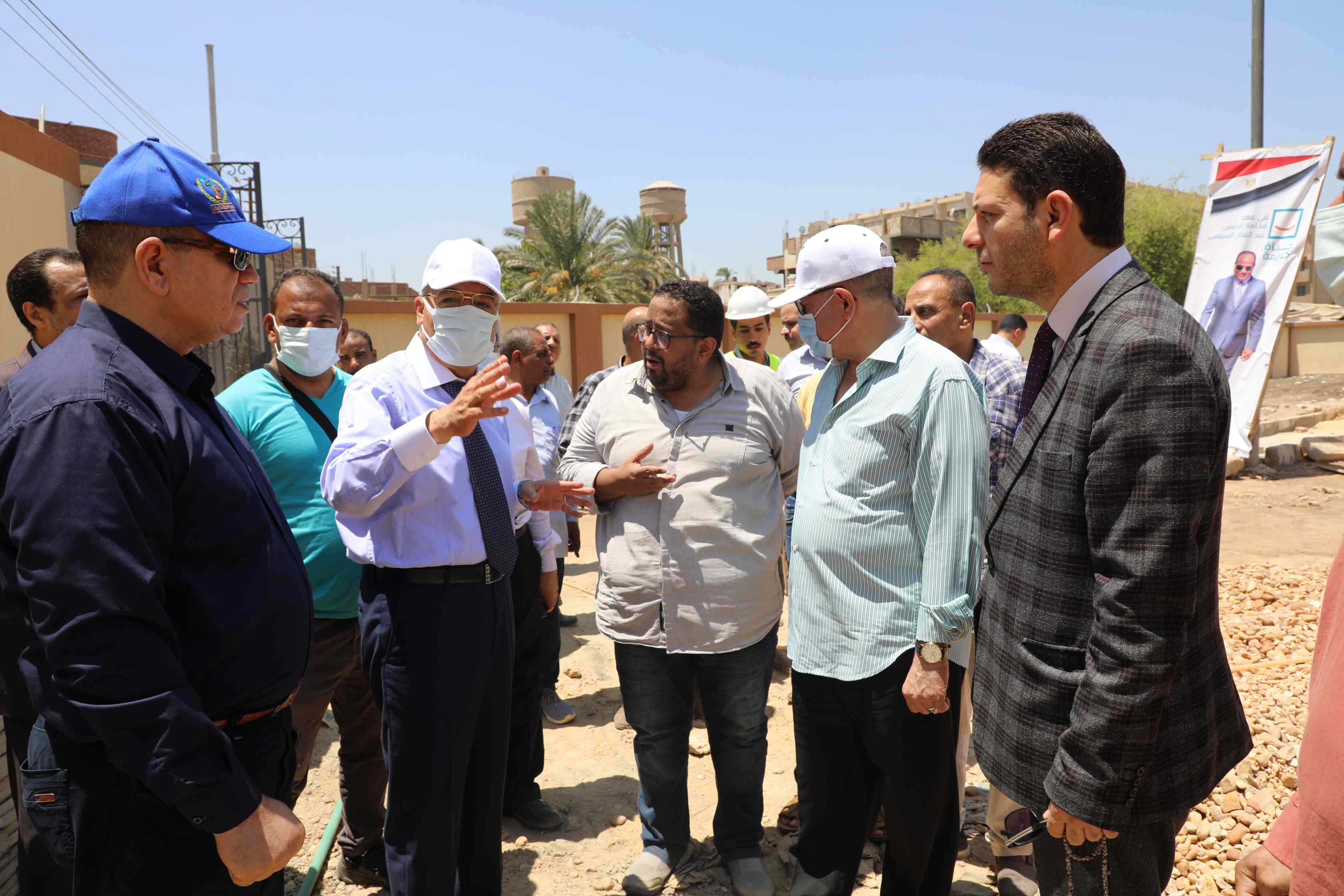 محافظ المنيا يتفقد مشروعات حياة كريمة بقري مركز أبوقرقاص (4)