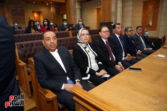 مستشارين يؤدون اليمين القانونية أمام رئيس المحكمة الدستورية (11)