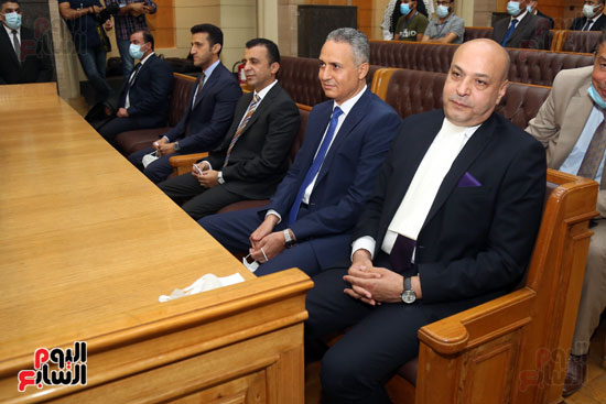 مستشارين يؤدون اليمين القانونية أمام رئيس المحكمة الدستورية (10)