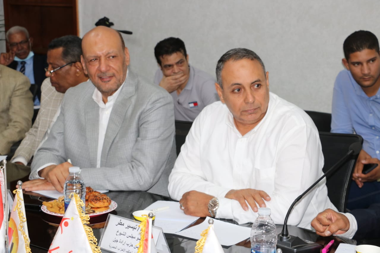 النائب تيسير مطر يعلن اطلاق المنتدى السياسى بحضور 42 رئيس حزب سياسي (15)