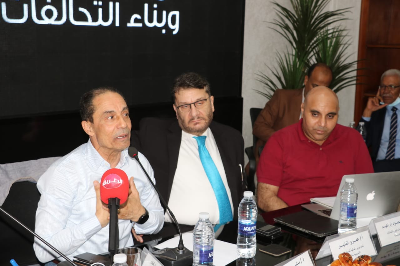 النائب تيسير مطر يعلن اطلاق المنتدى السياسى بحضور 42 رئيس حزب سياسي (23)