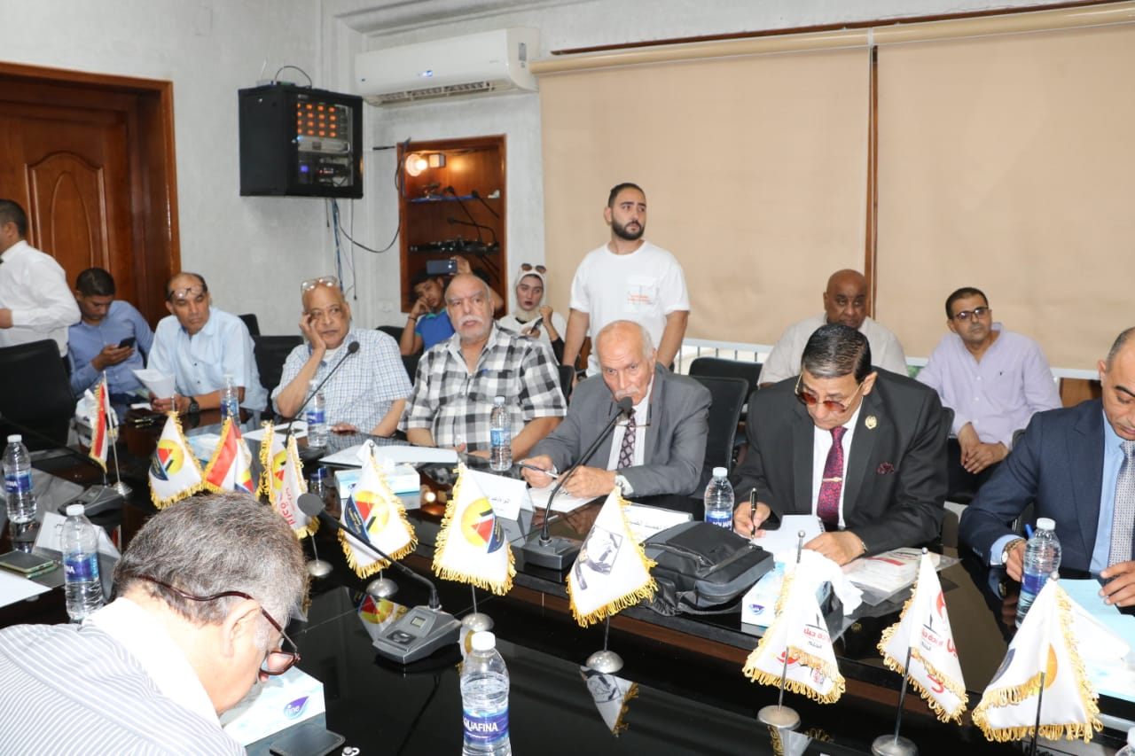 النائب تيسير مطر يعلن اطلاق المنتدى السياسى بحضور 42 رئيس حزب سياسي (5)