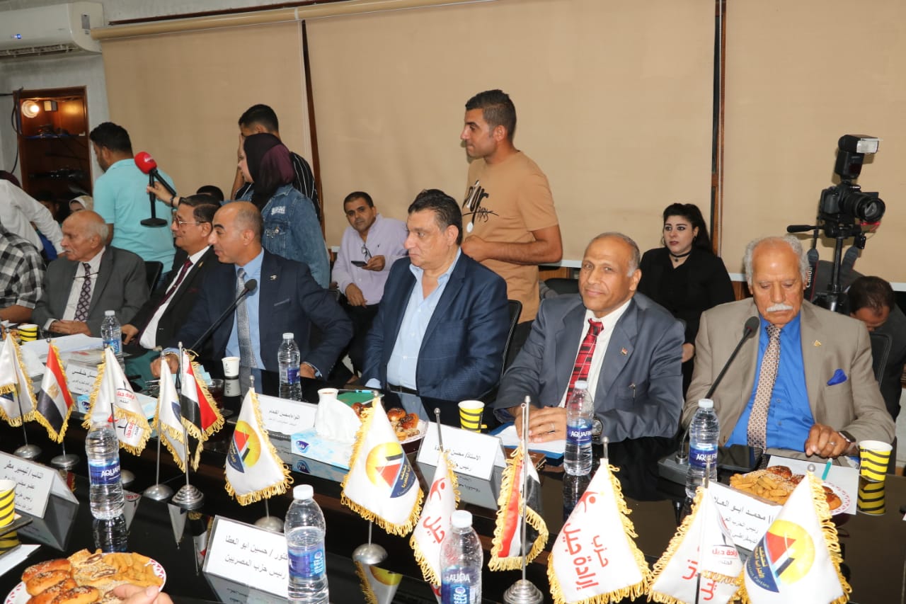 النائب تيسير مطر يعلن اطلاق المنتدى السياسى بحضور 42 رئيس حزب سياسي (25)