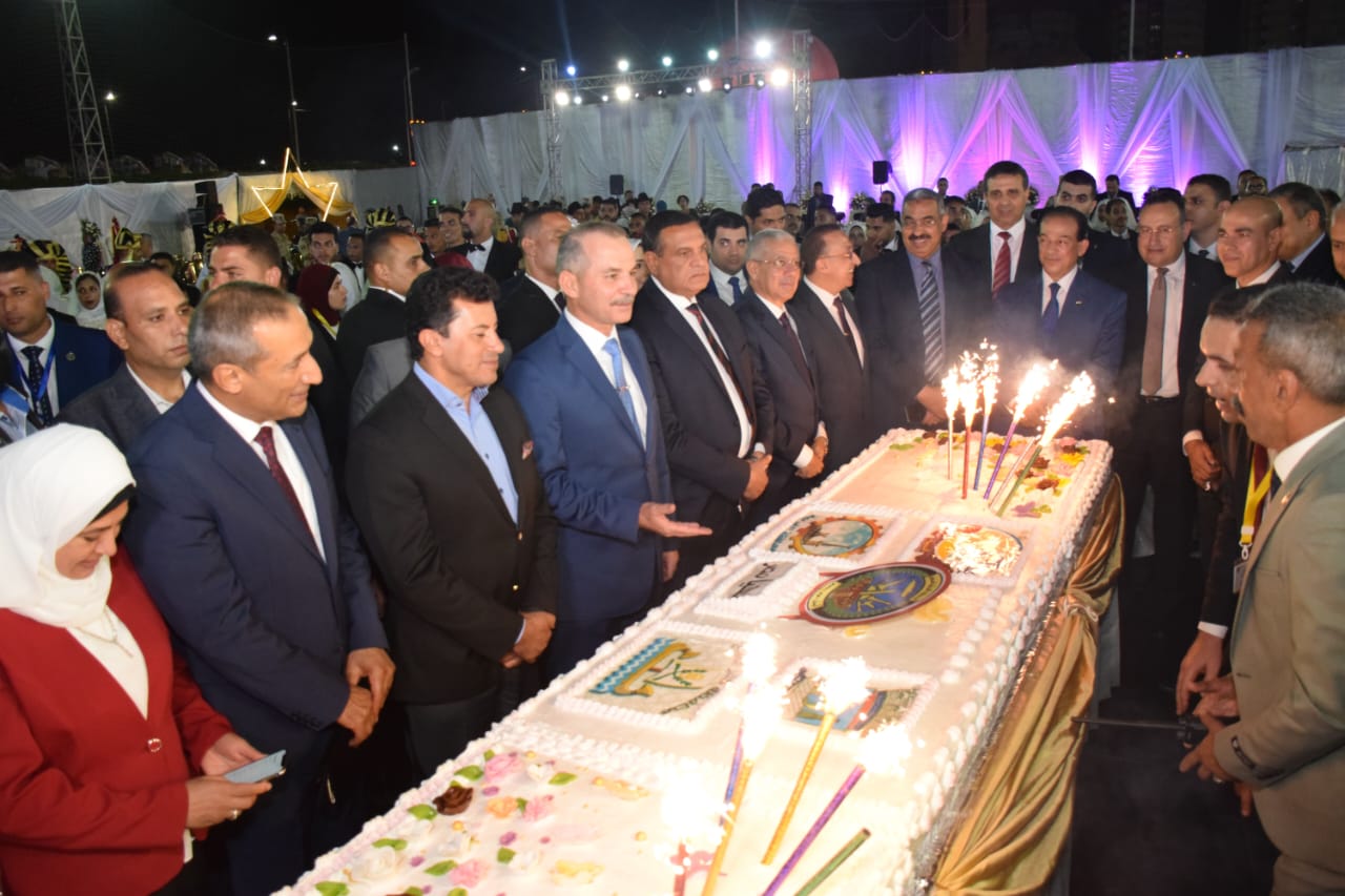 المنطقة الشمالية العسكرية تنظم حفل زفاف جماعى لـ120 شابا وفتاة بالإسكندرية (1)