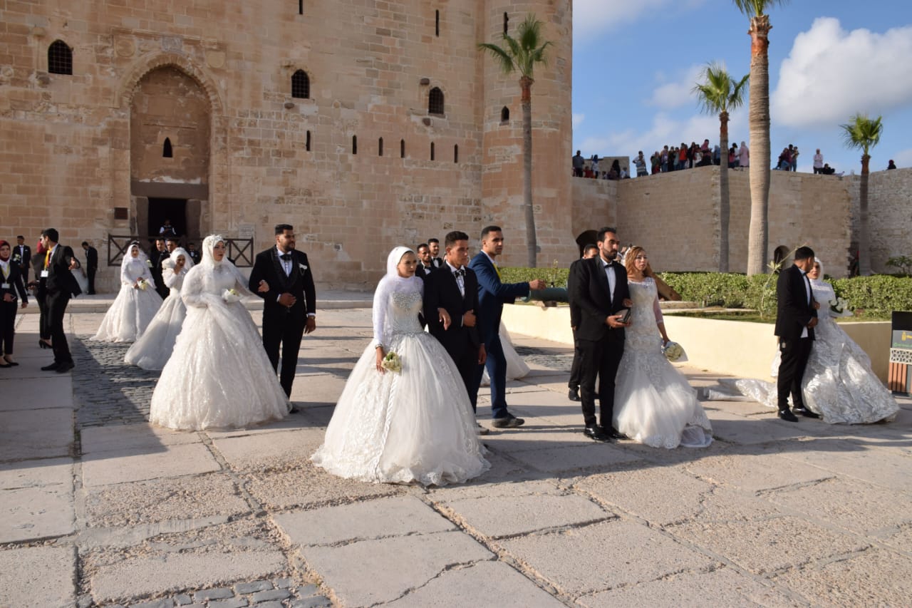 المنطقة الشمالية العسكرية تنظم حفل زفاف جماعى لـ120 شابا وفتاة بالإسكندرية (5)