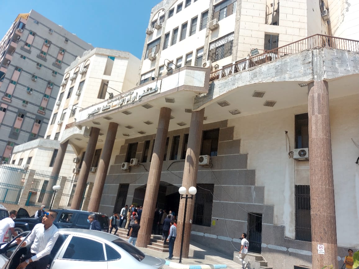 وزير التعليم العالى يتفقد مستشفى أورام الإسماعيلية (2)
