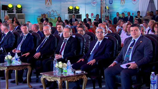 الدكتور-محمد-شاكر-وزير-الكهرباء-والطاقة-المتجددة-واليكسى-ليخاتشوف-مدير-عام-شركة-روساتوم