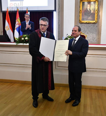 جامعة بلجراد تمنح الرئيس السيسى درجة الدكتوراه الفخرية (7)