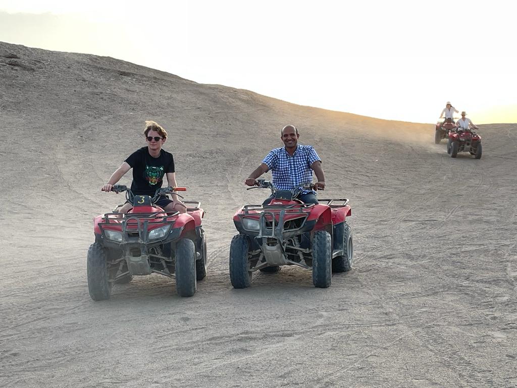 رحلات السفارى فى جبال القرنة رحلات السفارى فى جبال القرنة