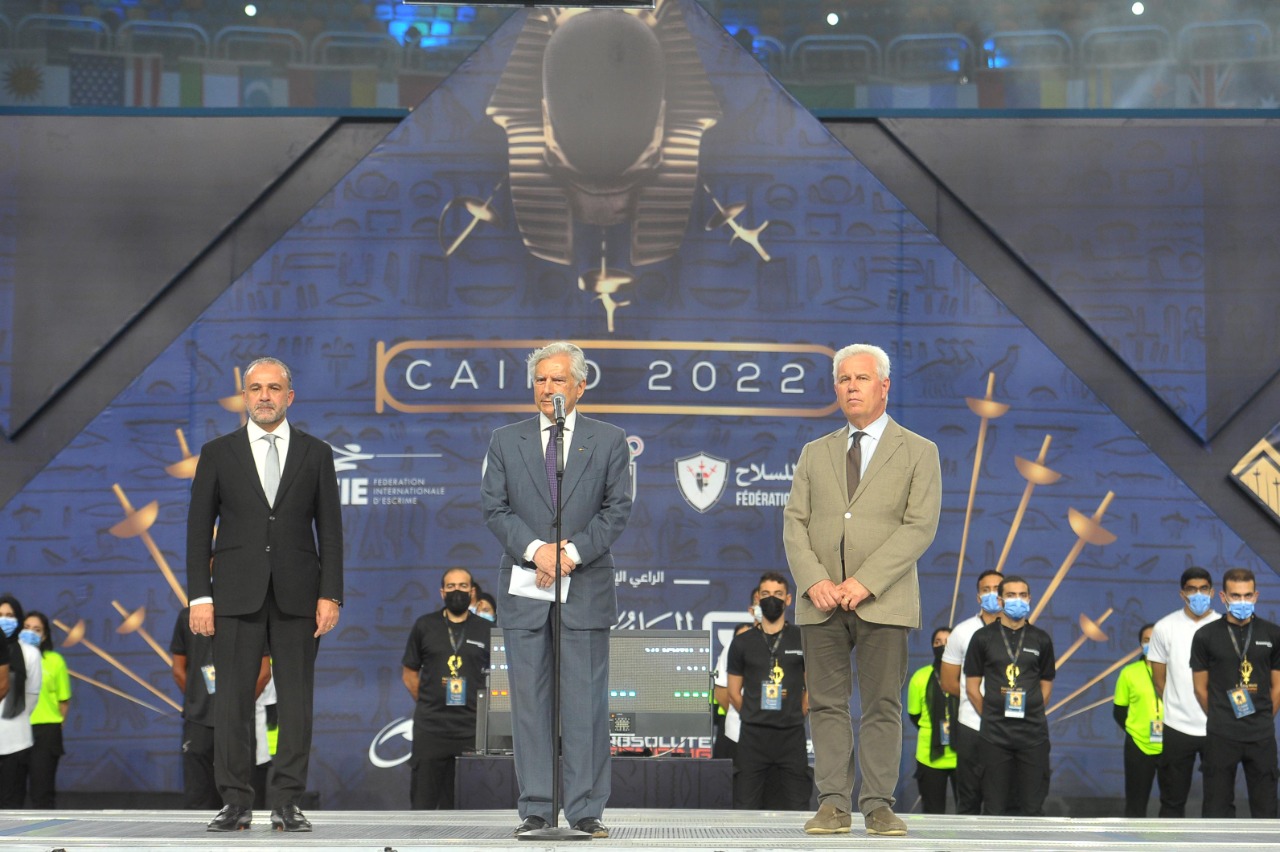 مصر تسلم إيطاليا راية تنظيم بطولة العالم للسلاح 2023 بميلان  (1)