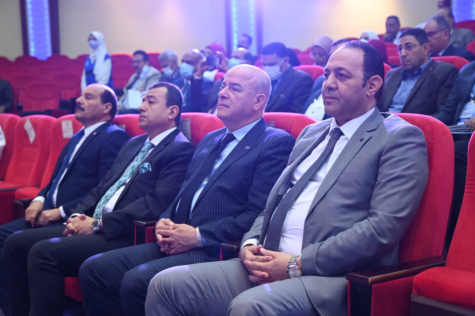 وزير الشباب يفتتح ملتقى المراجعة الداخلية والحوكمة (8)