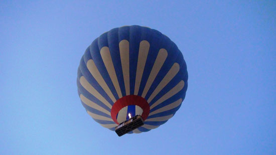 Letenje z balonom-letenje-v-nebo-Luxor-leti