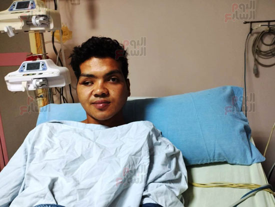 الشاب-إبراهيم-محمود-بالمستشفى-(3)
