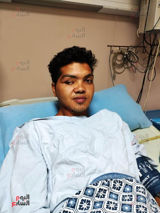 خلال-تلقيه-العلاج-بالمستشفى-(4)