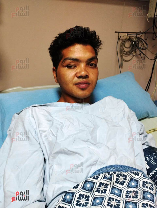 خلال-تلقيه-العلاج-بالمستشفى-(3)