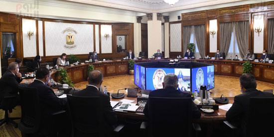 رئيس الوزراء يتابع موقف منظومة النافذة الواحدة بالموانئ الجمركية (1)