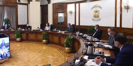 رئيس الوزراء يتابع موقف منظومة النافذة الواحدة بالموانئ الجمركية (4)