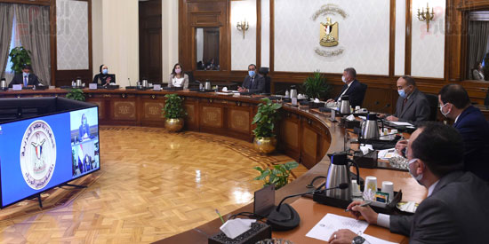 رئيس الوزراء يتابع موقف منظومة النافذة الواحدة بالموانئ الجمركية (5)