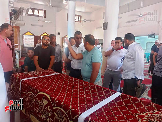 صلاة الجنازة على والدة الكابتن محمد حمص بالإسماعيلية (15)
