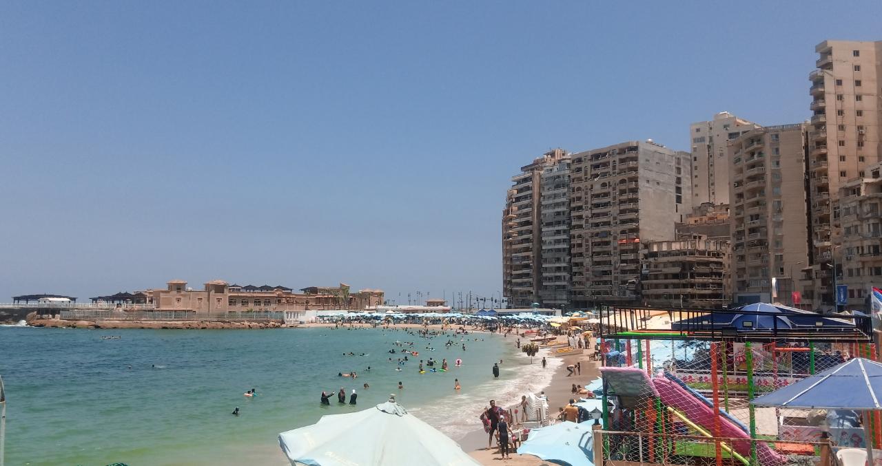 شاطئ الإسكندرية (1)