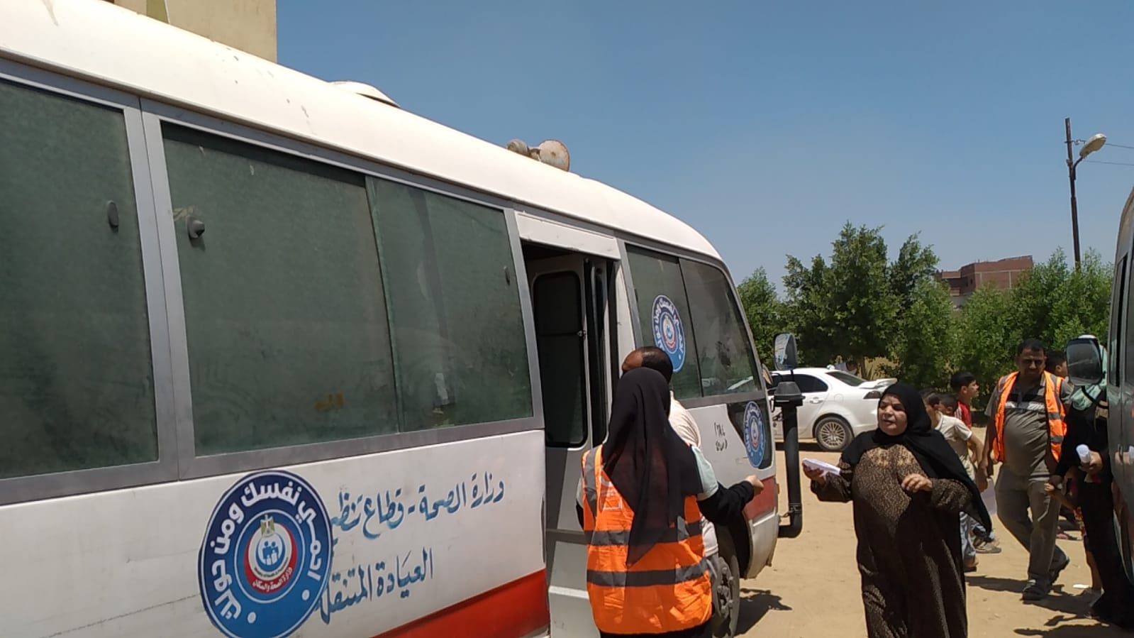  قافلة طبية مجانية بمدرسة المرزوقية بقرية الشروق (8)