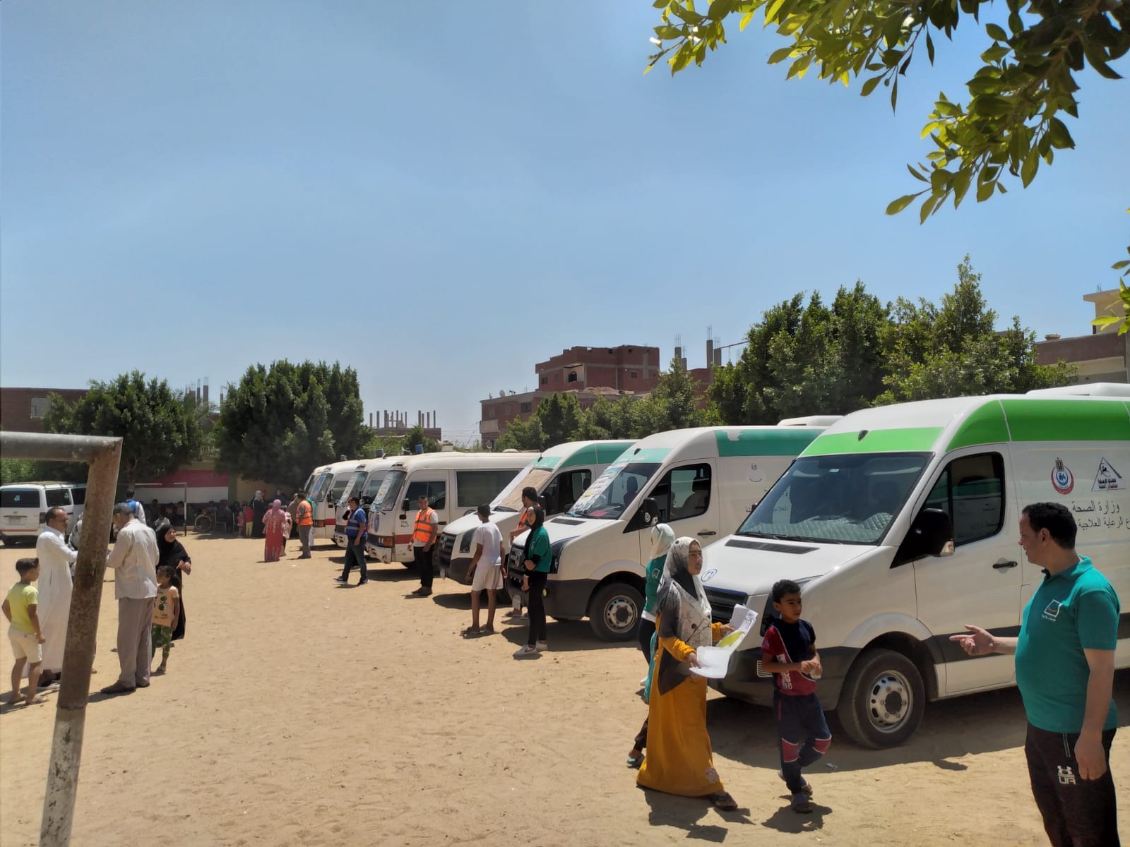  قافلة طبية مجانية بمدرسة المرزوقية بقرية الشروق (6)