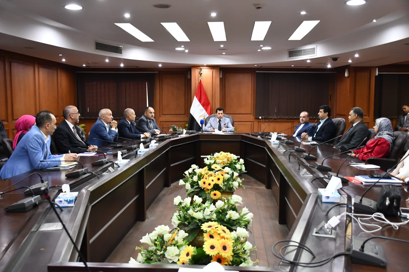 وزير الرياضة يبحث آخر استعدادات استضافة مصر لبطولة العالم للسلاح (15)