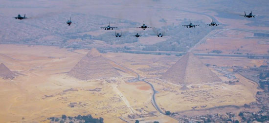 القوات-الـمسـلحـة-الـمصرية-والأمريكية-تنفذان-تـدريب-جـوى-مشترك-بإحــدى-القواعد-الجوية-المصرية-(3)