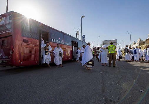 حجاج بيت الله إلى منى