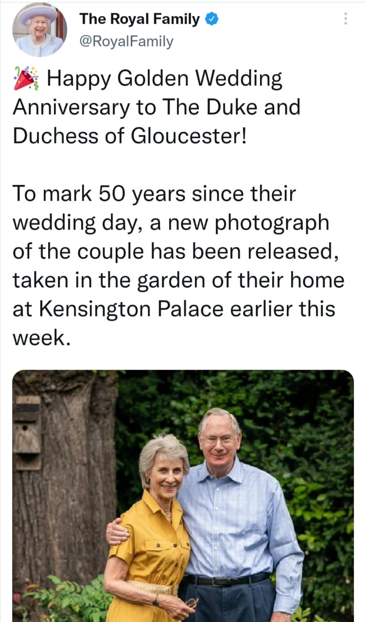 حساب العائلة المالكة البريطانية عبر تويتر يهنى دوق ودوقة جلوستر