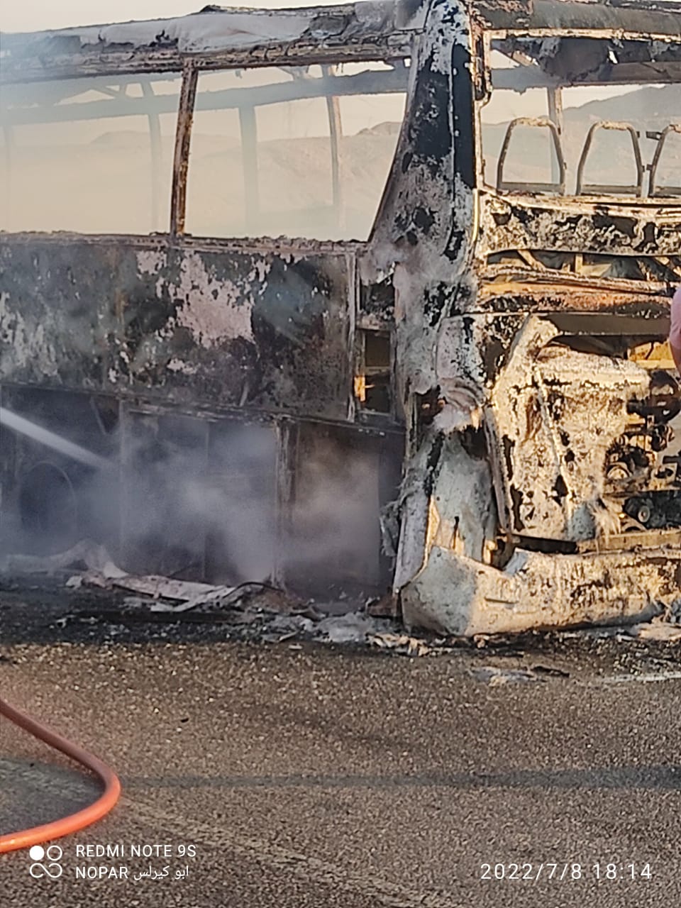 تفحم أتوبيس بطريق الزعفرانة - السخنة فى السويس ونجاة 45 راكبا (1)