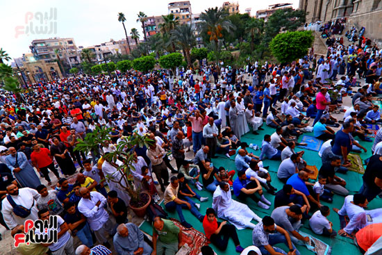 المصلين بمسجد السلطان حسن (5)