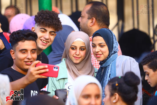 المصلين بمسجد السلطان حسن (24)