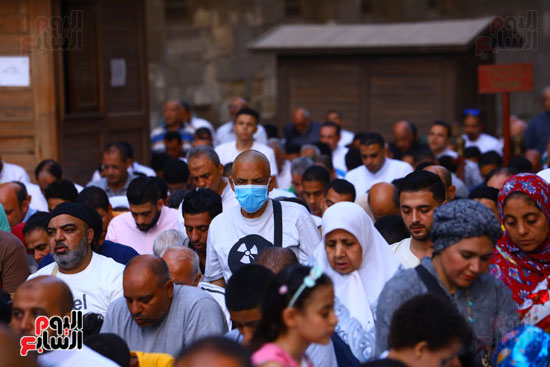 المصلين بمسجد السلطان حسن (20)