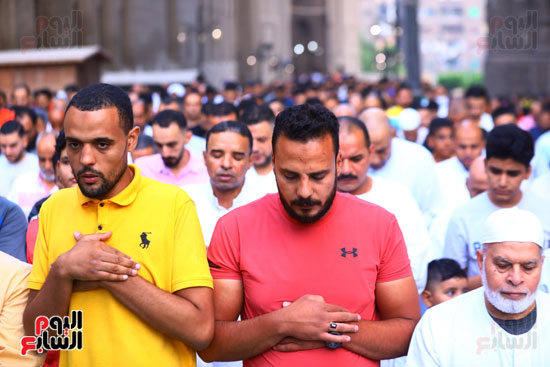 المصلين بمسجد السلطان حسن (9)