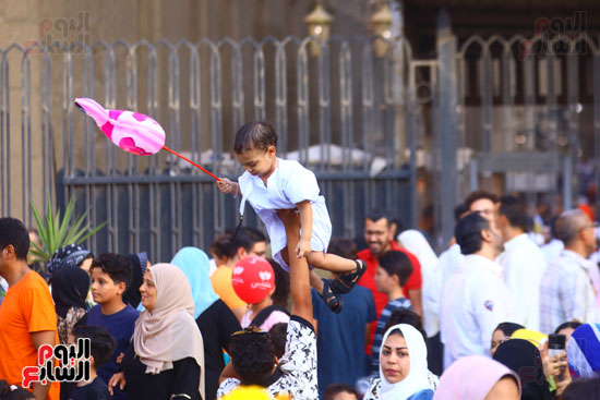 المصلين بمسجد السلطان حسن (28)