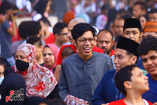 المصلين بمسجد السلطان حسن (27)